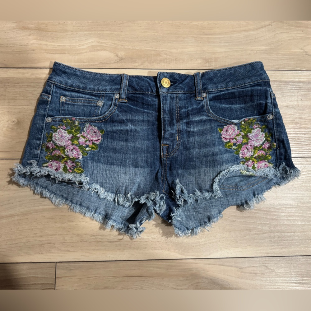American Eagle Jean Shorts With Embroidered Floral Design